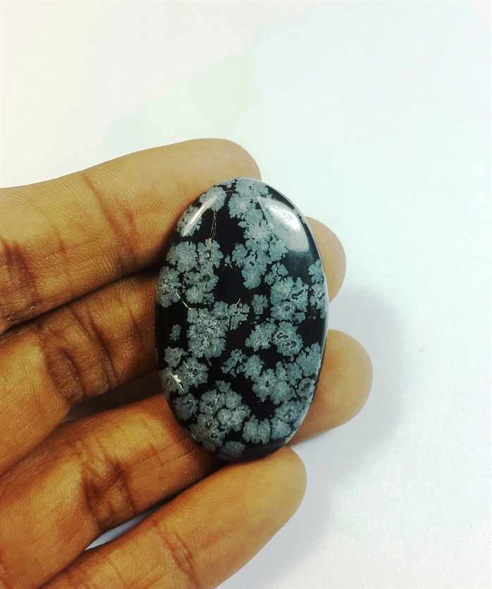 46.03 Carats Snow Obsidian 41.19 x 25.34 x 6.01 mm