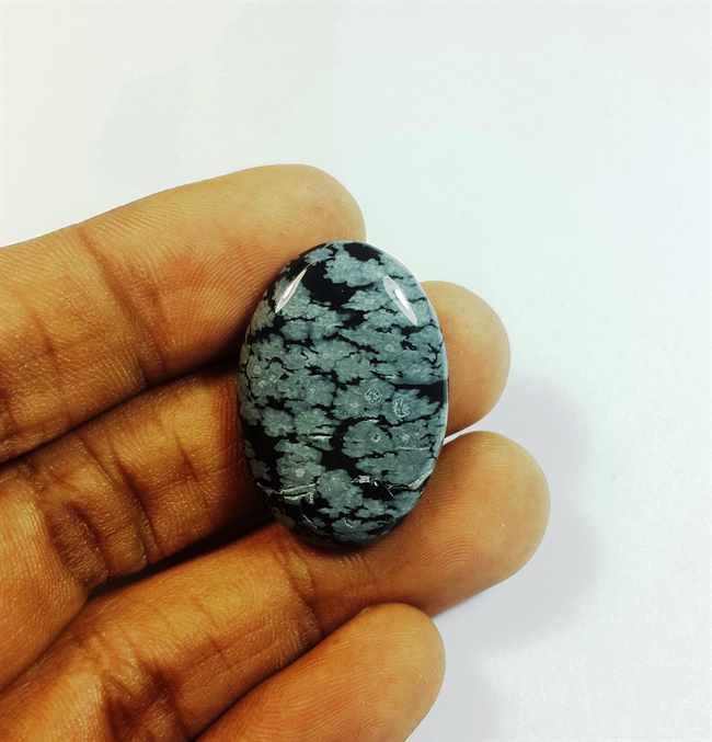 20.59 Carats Snow Obsidian 28.39 x 19.76 x 5.53 mm