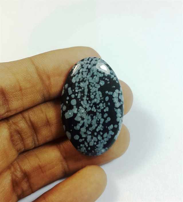 29.48 Carats Snow Obsidian 35.68 x 22.83 x 5.15 mm