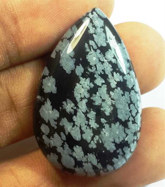 32.27 Carats Snow Obsidian 32.88 x 21.24 x 6.77 mm
