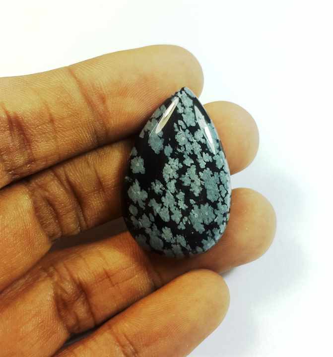 32.27 Carats Snow Obsidian 32.88 x 21.24 x 6.77 mm