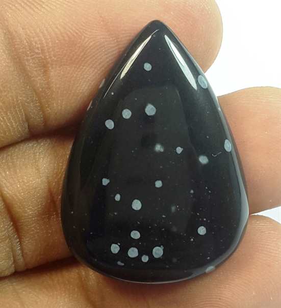 24.75 Carats Snow Obsidian 31.01 x 22.12 x 5.33 mm