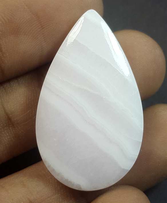33.08 Carats Pink Aragonite 34.62 x 20.80 x 35.46 mm