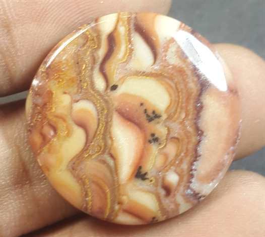 29.66 Carats Wave Dolomite 25.94 x 25.94 x 5.06 mm