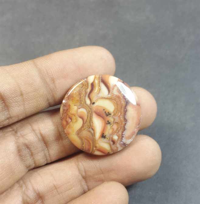 29.66 Carats Wave Dolomite 25.94 x 25.94 x 5.06 mm