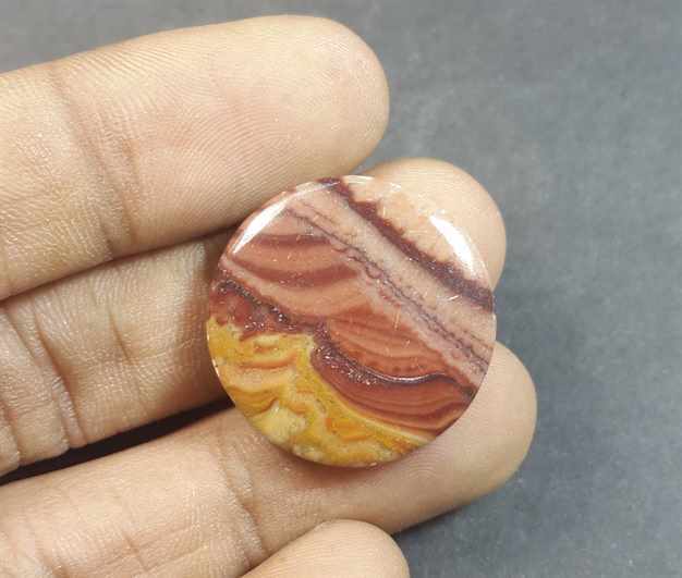 21.42 Carats Wave Dolomite 23.42 x 23.42 x 4.36 mm