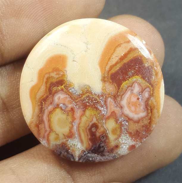 34.69 Carats Wave Dolomite 27.30 x 27.30 x 5.32 mm