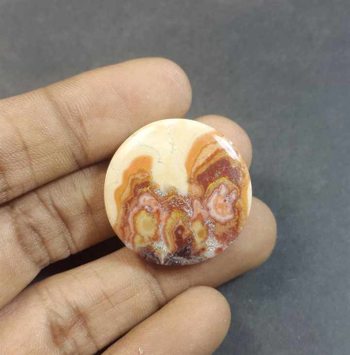 34.69 Carats Wave Dolomite 27.30 x 27.30 x 5.32 mm