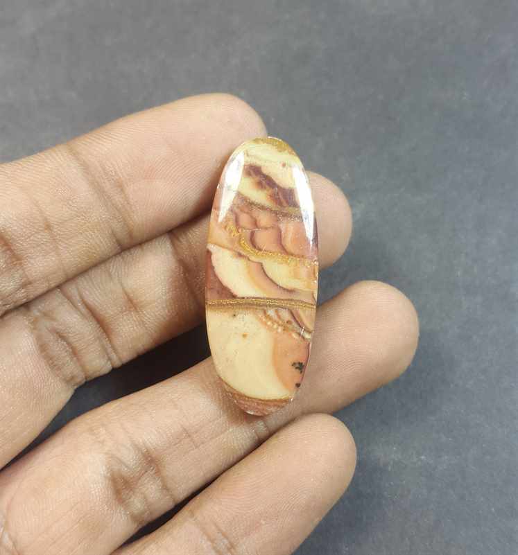 25.86 Carats Wave Dolomite 37.26 x 15.12 x 4.79 mm