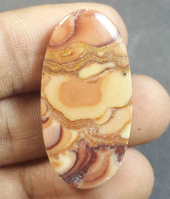 30.07 Carats Wave Dolomite 34.98 x 17.66 x 5.25 mm