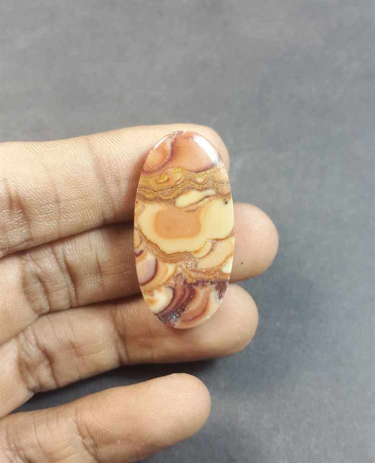 30.07 Carats Wave Dolomite 34.98 x 17.66 x 5.25 mm