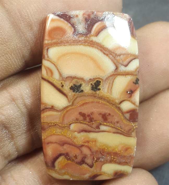 36.22 Carats Wave Dolomite 34.67 x 20.29 x 4.87 mm