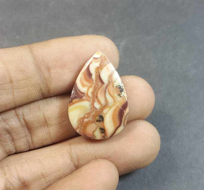18.14 Carats Wave Dolomite 25.44 x 17.42 x 4.88 mm