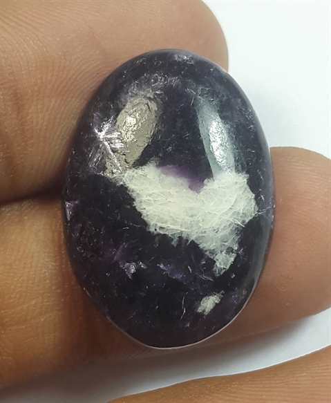 16.76 Carats Lepidolite 24.61 x 17.71 x 5.06 mm