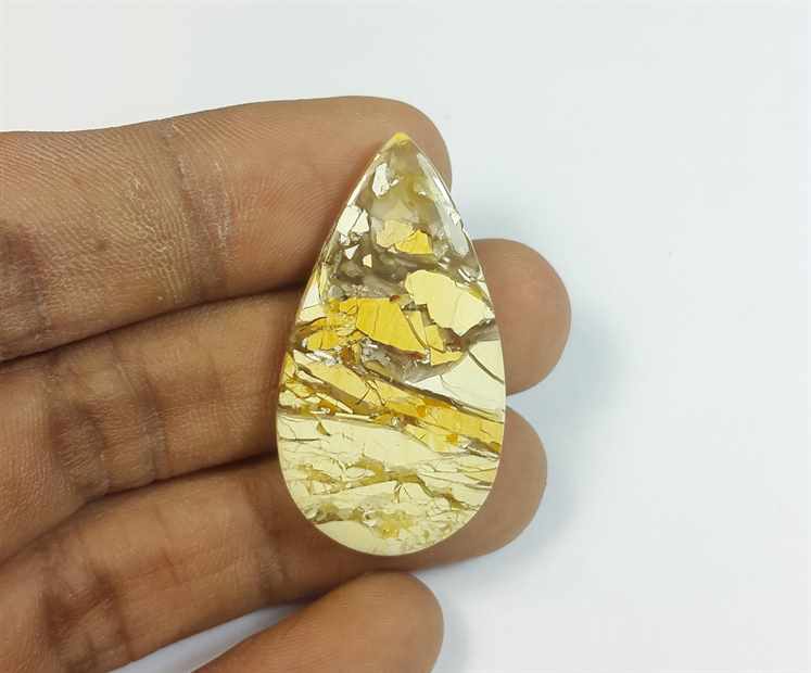23.35 Carats Mookaite Barritted 30.24 x 24.17 x 4.76 mm