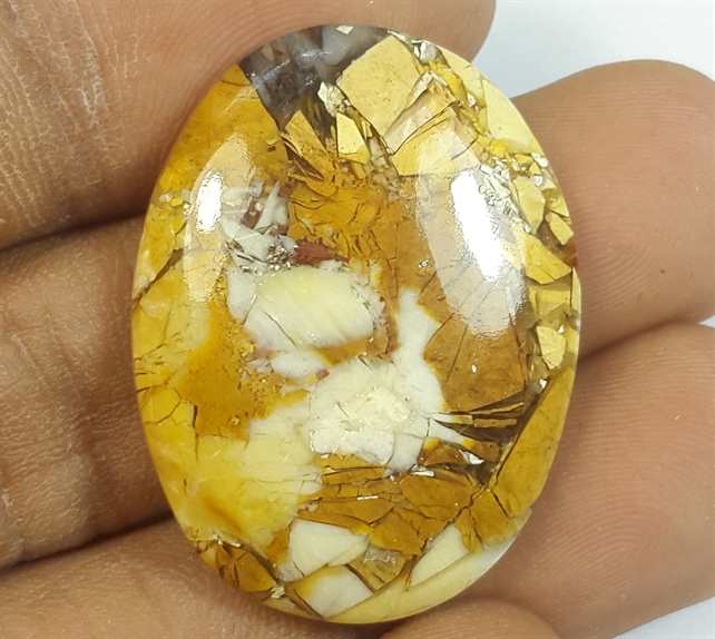 28.60 Carats Mookaite Barritted 30.80 x 23.05 x 5.56 mm