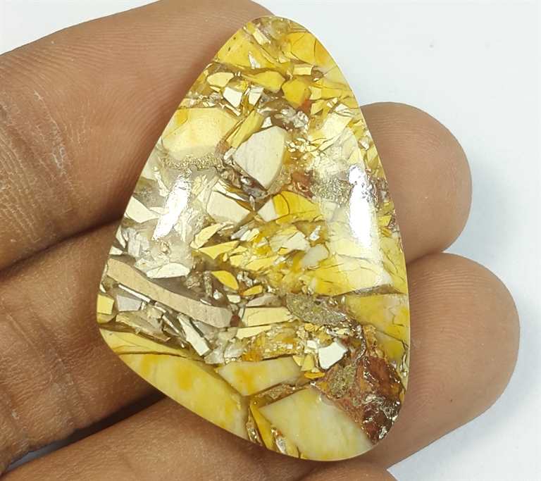 35.98 Carats Mookaite Barritted 25.71 x 37.06 x 5.80 mm