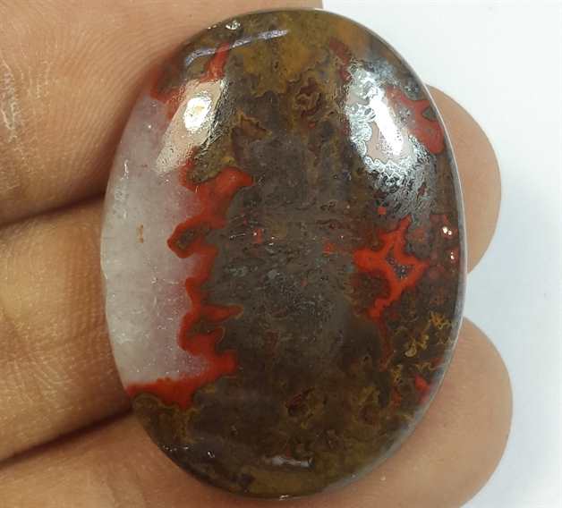 42.26 Carats Morocco Seam Agate 30.95 x 23.09 x 6.01 mm