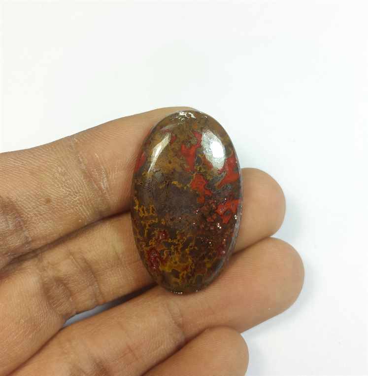 29.96 Carats Morocco Seam Agate 33.37 x 20.60 x 4.91 mm