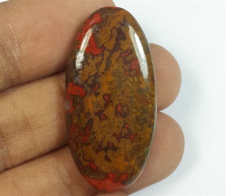 32.21 Carats Morocco Seam Agate 36.78 x 18.31 x 5.05 mm