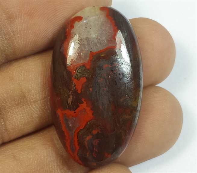 34.48 Carats Morocco Seam Agate 32.69 x 18.87 x 6.41 mm