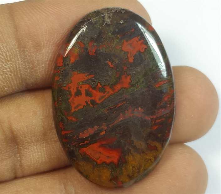 28.49 Carats Morocco Seam Agate 33.26 x 22.74 x 3.78 mm