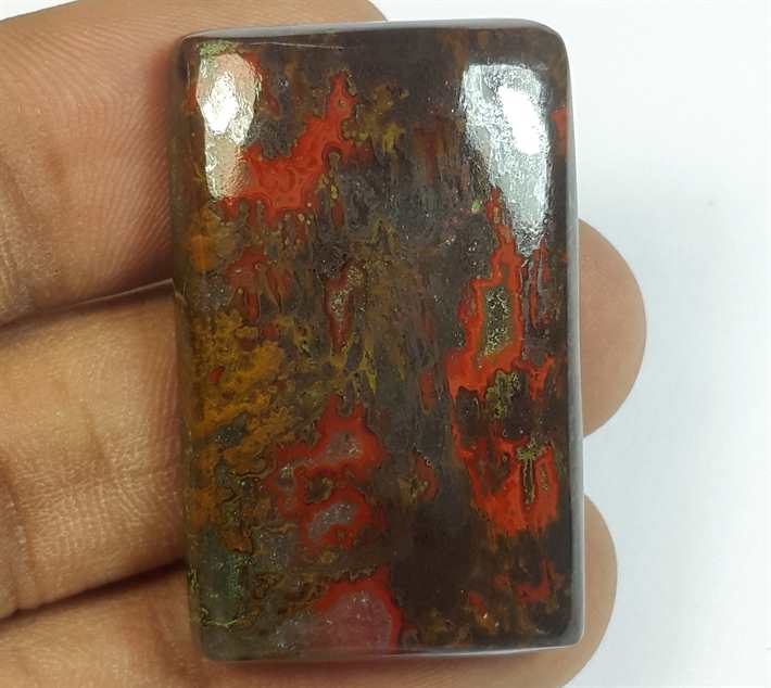 65.47 Carats Morocco Seam Agate 36.43 x 22.95 x 6.72 mm