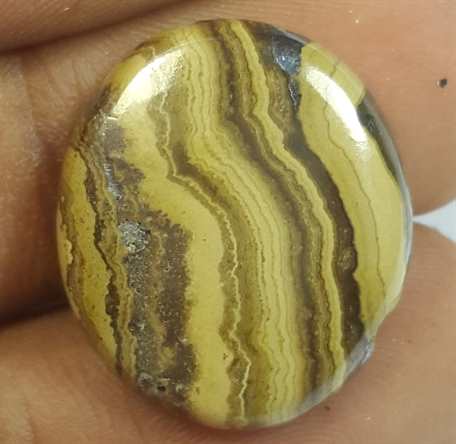 18.76 Carats Schalenblende 20.62 x 17.91 x 4.08 mm