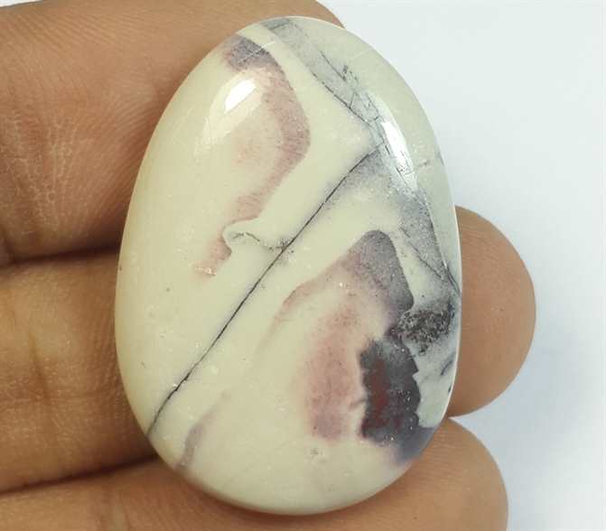35.80 Carats Porcelain Jasper 32.07 x 22.52 x 5.76 mm
