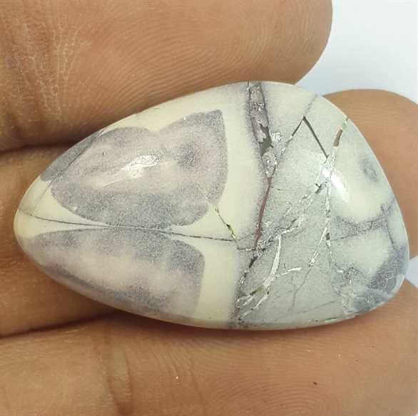 31.40 Carats Porcelain Jasper 30.92 x 19.56 x 7.06 mm