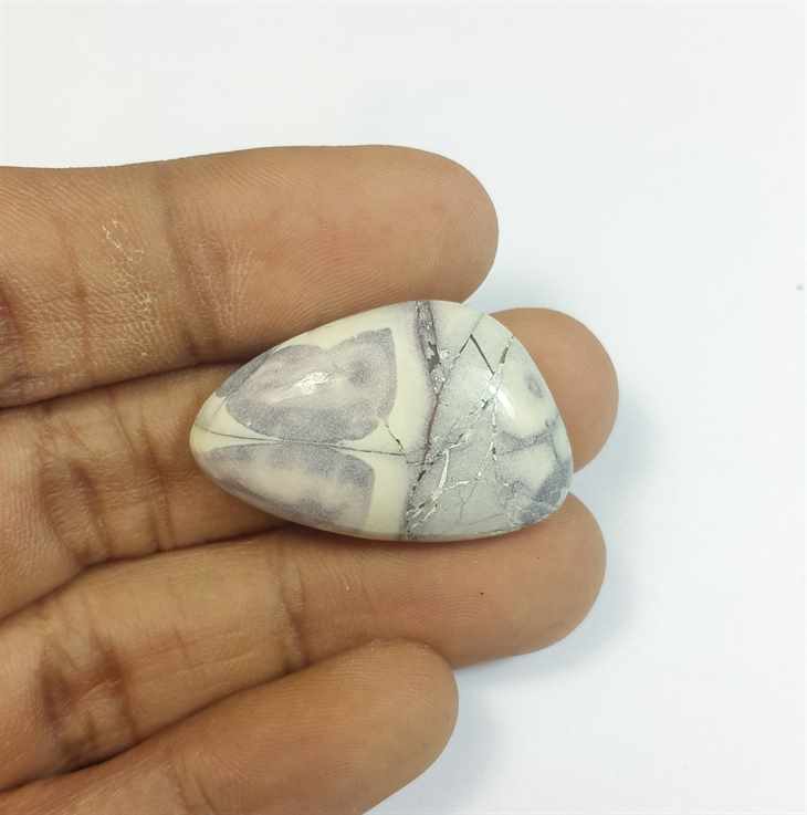 31.40 Carats Porcelain Jasper 30.92 x 19.56 x 7.06 mm
