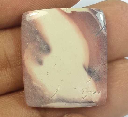 20.31 Carats Porcelain Jasper 33.12 x 19.13 x 4.05 mm