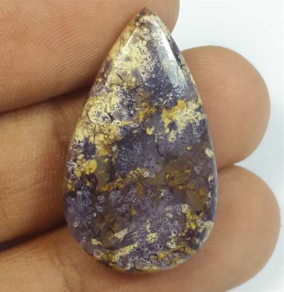 22 Carats Tiffany Jasper 29.62 x 17.31 x 5.56 mm