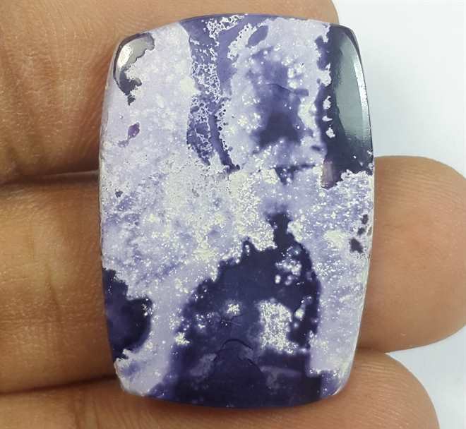 19.04 Carats Tiffany Jasper 28.43 x 19.74 x 3.94 mm