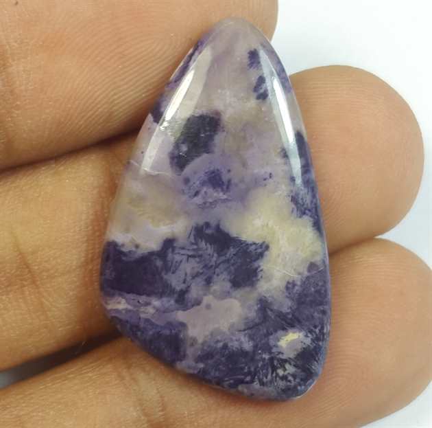 18.22 Carats Tiffany Jasper 30.08 x 18.03 x 4.02 mm