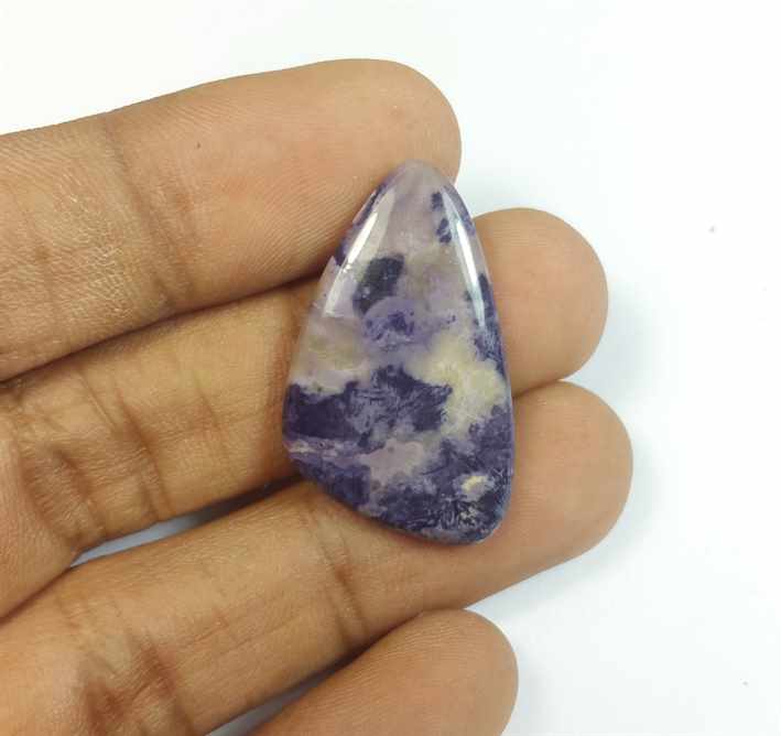 18.22 Carats Tiffany Jasper 30.08 x 18.03 x 4.02 mm