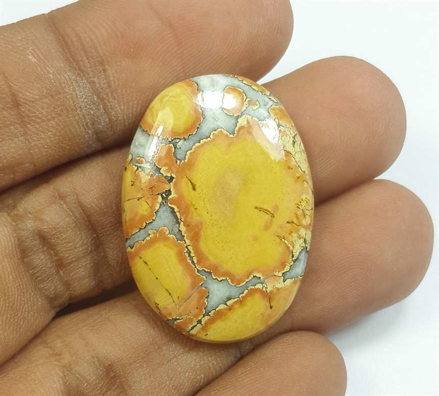 31.81 Carats Maligano jasper 29.70 x 21.67 x 5.36 mm