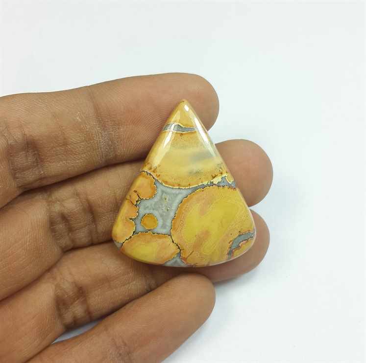 43.87 Carats Maligano jasper 34.11 x 29.53 x 6.00 mm