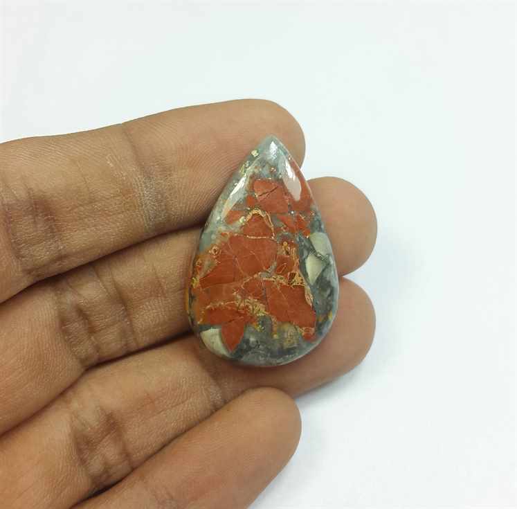 34.33 Carats Maligano jasper 32.54 x 23.23 x 6.06 mm