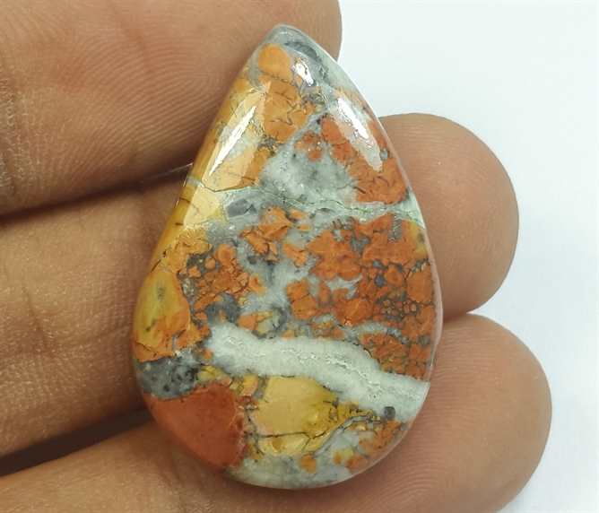 27.83 Carats Maligano jasper 30.63 x 20.56 x 5.41 mm