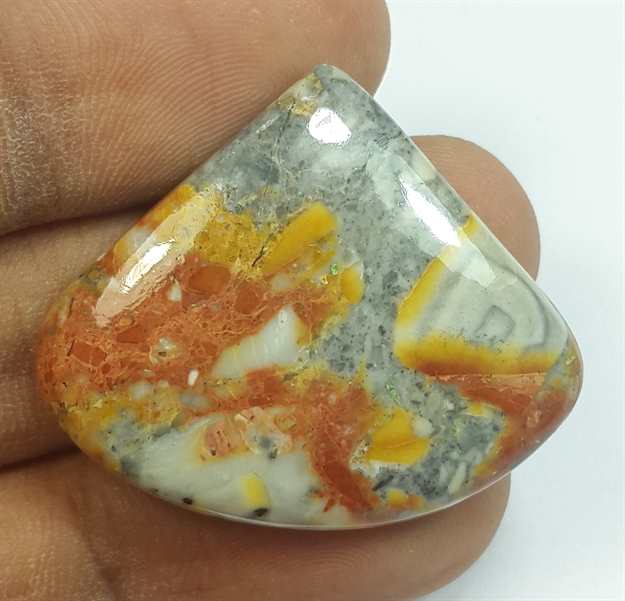 43.39 Carats Maligano jasper 33.35 x 28.41 x 5.87 mm
