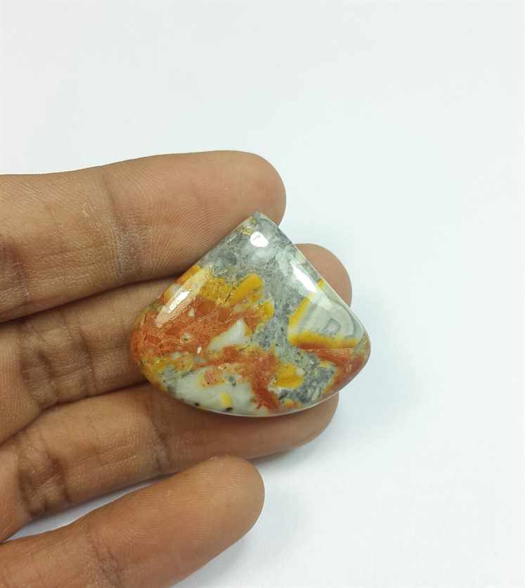 43.39 Carats Maligano jasper 33.35 x 28.41 x 5.87 mm