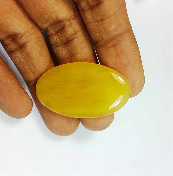 31.39 Carats Yellow Quartz 38.29x22.65x4.44 mm