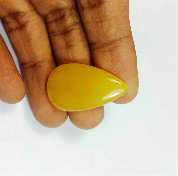 21.83 Carats Yellow Quartz 31.07x18.30x4.89 mm