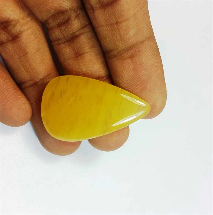 25.41 Carats Yellow Quartz 34.34x21.23x4.69 mm