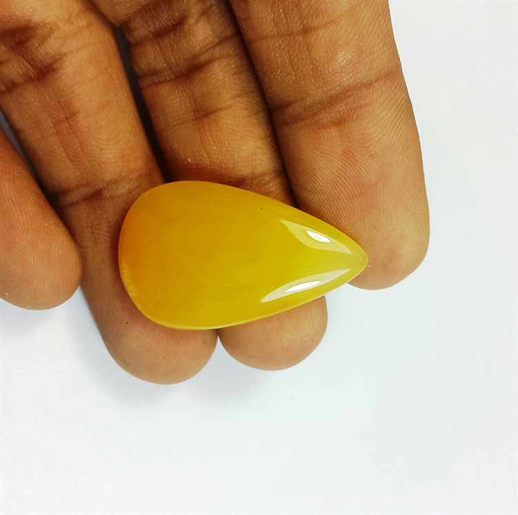 18.63 Carats Yellow Quartz 30.31x18.33x4.54 mm