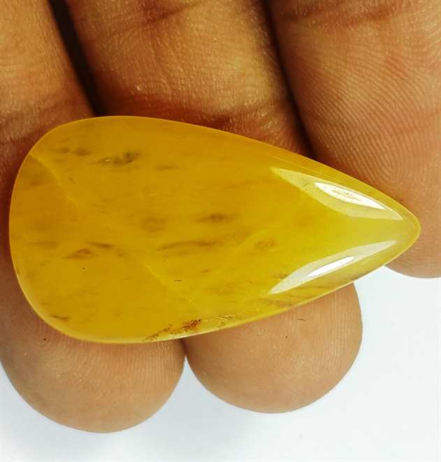 15.42 Carats Yellow Quartz 31.46x17.63x3.71 mm