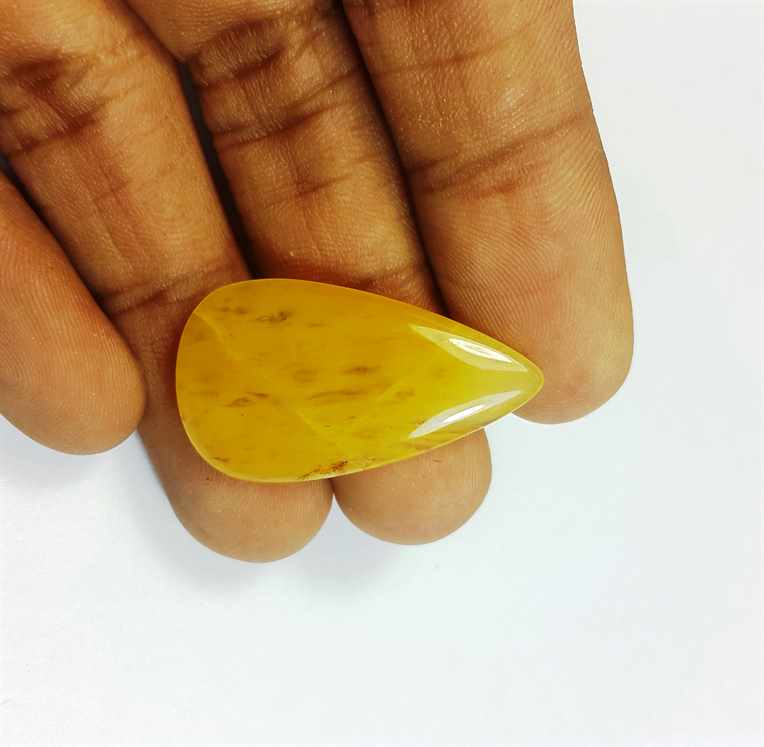 15.42 Carats Yellow Quartz 31.46x17.63x3.71 mm