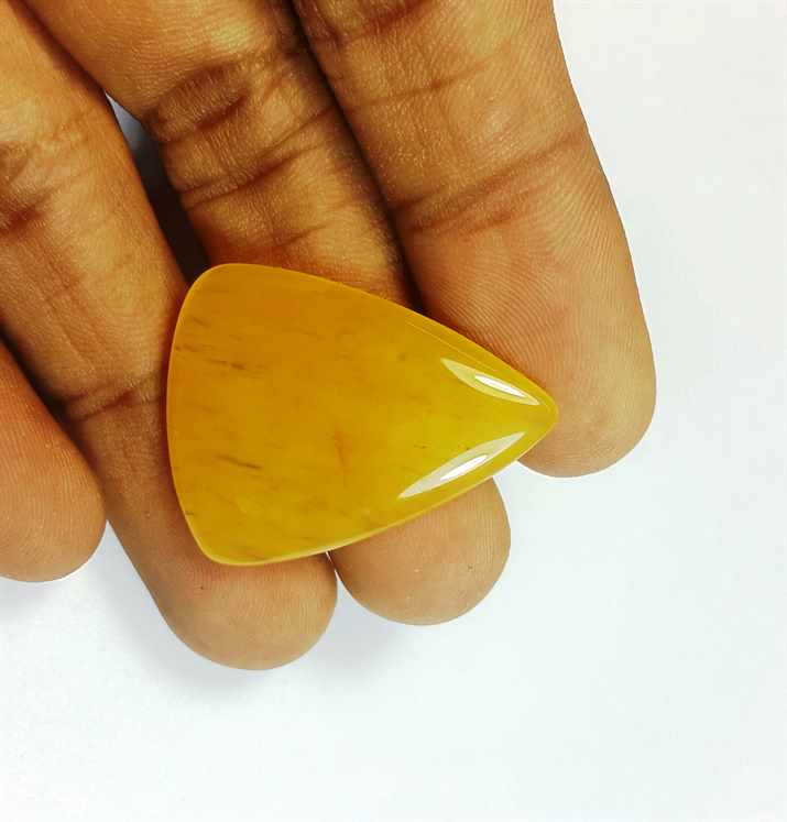24.47 Carats Yellow Quartz 30.41x23.60x4.55 mm