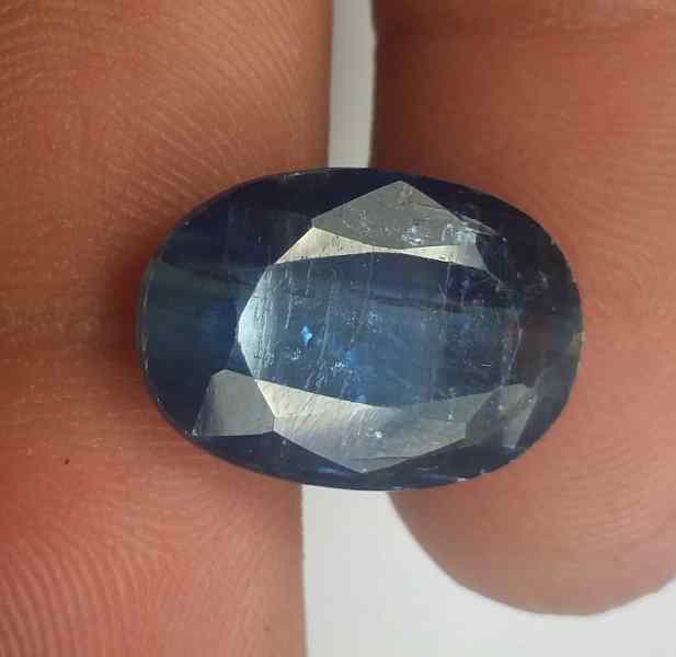 11.22 Carats Kyanite 17.30 x 13.45 x 5.30 mm